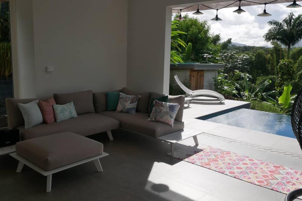 Villa Kumquat Avec Piscine Et Vue Sur Les Montagnes Petit-Bourg Buitenkant foto
