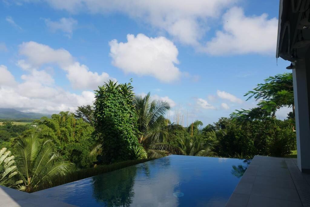 Villa Kumquat Avec Piscine Et Vue Sur Les Montagnes Petit-Bourg Buitenkant foto