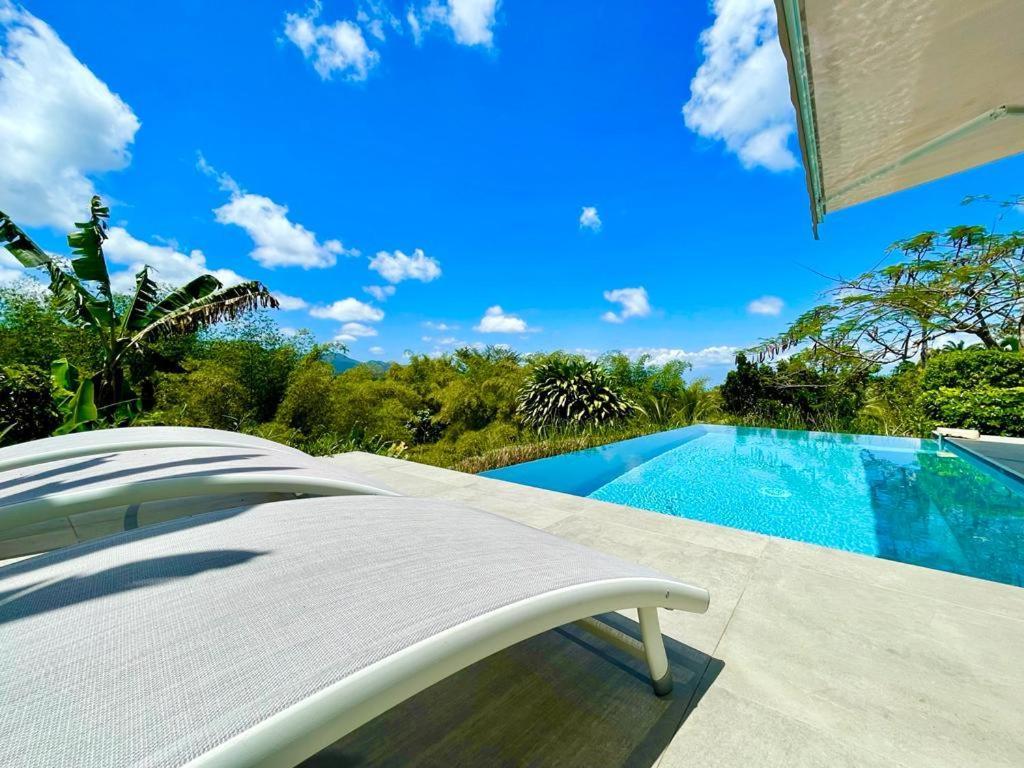 Villa Kumquat Avec Piscine Et Vue Sur Les Montagnes Petit-Bourg Buitenkant foto
